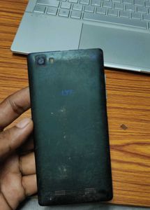 Used Smartphone - Cracked Screen
