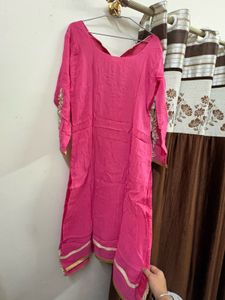 Elegant Pink Embroidered Kurta