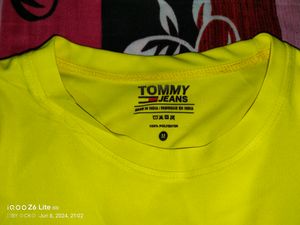 Tommy Hilfiger T-shirt M Size