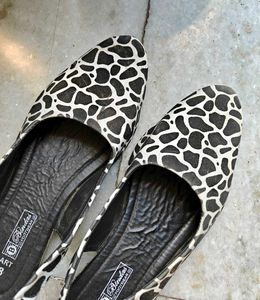 Zebra Print Ballerina Shoes – Chic & Trendy!