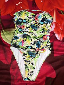 Very Pretty swimwear😍