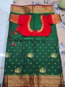 Elegant Green &amp; Gold Peacock Saree