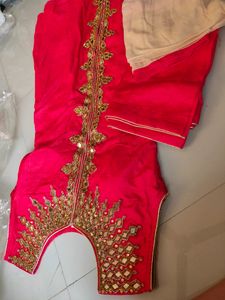 Kurta With Sleeve Nd Chunari