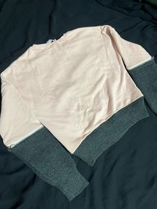“Beige Zip-Hem Crop Sweatshirt”