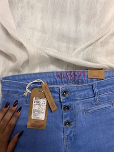 BRANDNEW Globus Jeans😍😍