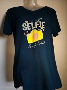 🎁Buy 1, Get 1 Free🎁Cute Graphic Tee Size M/ L