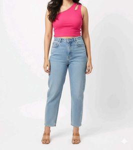pink cutout cropped top