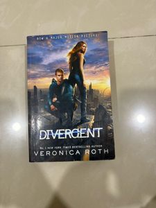 Divergent by Veronica Roth