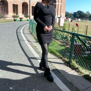 Elegant Black Bodycon Dress with beautiful neck