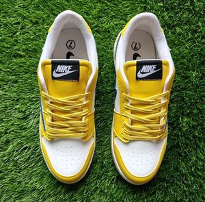 Nike Low Top Sneakers - Yellow/Blue