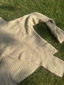 Cozy Turtleneck Sweaters (black and beige 2 p