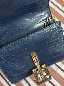 Tommy Hilfiger Original Women Sling/ Purse