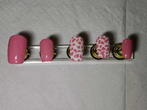 Pink Press-On Nails