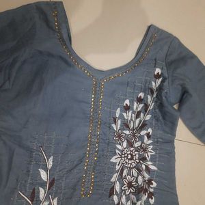 Womens Embroidered Kurta