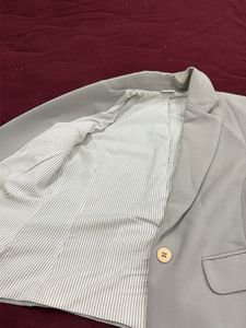 Elegant Gray Blazer