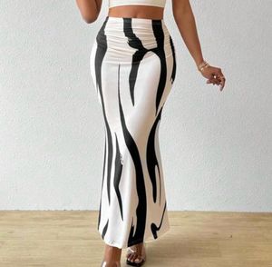 White &amp; Black Patterned Maxi Skirt