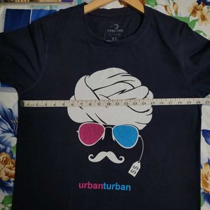 Onelinear Typographt Tshirt