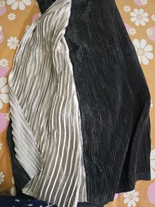 Pleated Saree - Silver &amp; Black