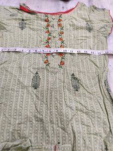 Set of 8 Women Kurta