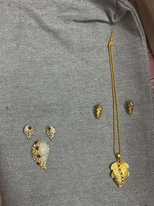 Leaf Pendant Necklace &amp; Earrings combo ✨🫶🏻