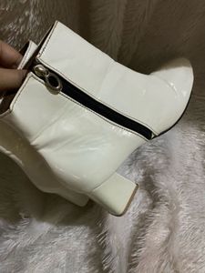 Y2k 💕White Leather patent Ankle Boots