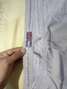 Tommy Hilfiger Shorts - Size 32