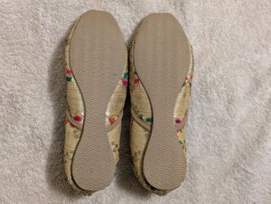 Beige Punjabi Juttis Size 36