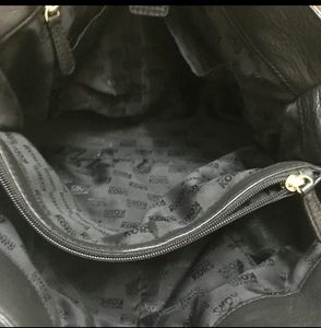Original Michael Kors Whipstitch Hamilton East West Tote Bag. Has 3 Compartments. Not Much Negotiation On This.