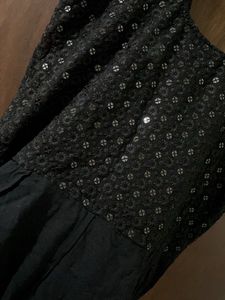 Black Sleeveless Dress