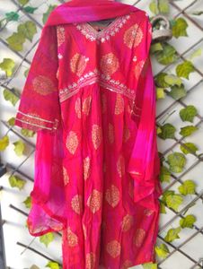 Nayra Cut Kurta Suit Set