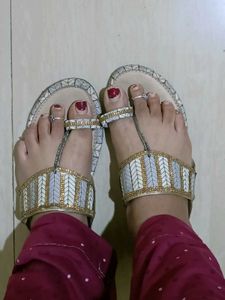 White Kolhapuri Stylish Slippers For Women
