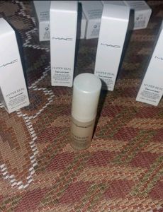 M.A.C Hyper Real Serumizer Skin Balancing Serum