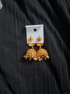 Gold jhumka with pearl accents
