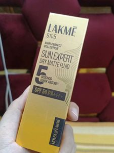 Lakme Sun Expert Dry Matte Fluid SPF 50