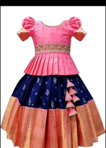 Pattu Pavdai Lehenga