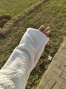 Off-white Cozy Knit Sweater/ Pullover