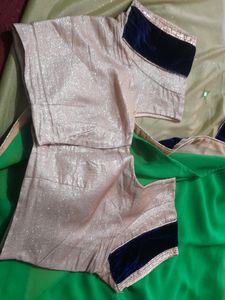 Multicontrast Saarree With Blouse