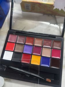 COLORINA MAKEUPSTUDIO MATTE LIP CREAM PALETTE