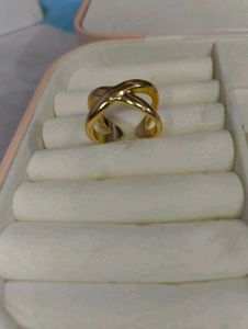 Criss Cross Gold Ring