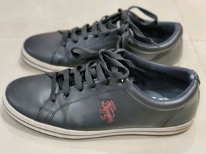 Red tape Sneakers