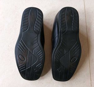 CLASSIC BLACK FORMAL SHOES