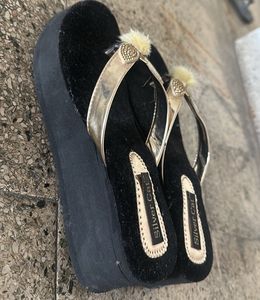 Silver Cat Black &amp; Gold  Pom Slippe