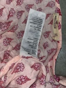 Hollister Pink Floral V-Neck Button-Up Long-Sleeve