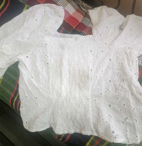 Chic White Embroidered Crop Top