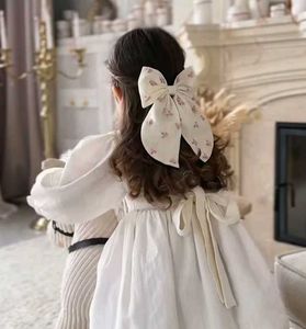 Hand Embroidered Hairbow 🎀