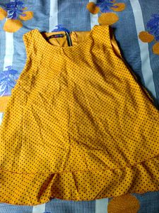 Mustard Yellow Sleevless Top🎀