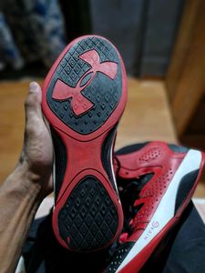 Under Armour Micro G Torch 2