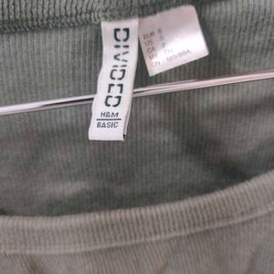 hnm- crop top