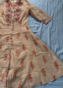 Floral Embroidered Kurta
