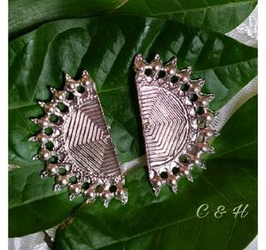 ✨ Oxidised Moon Shape Earrings ✨